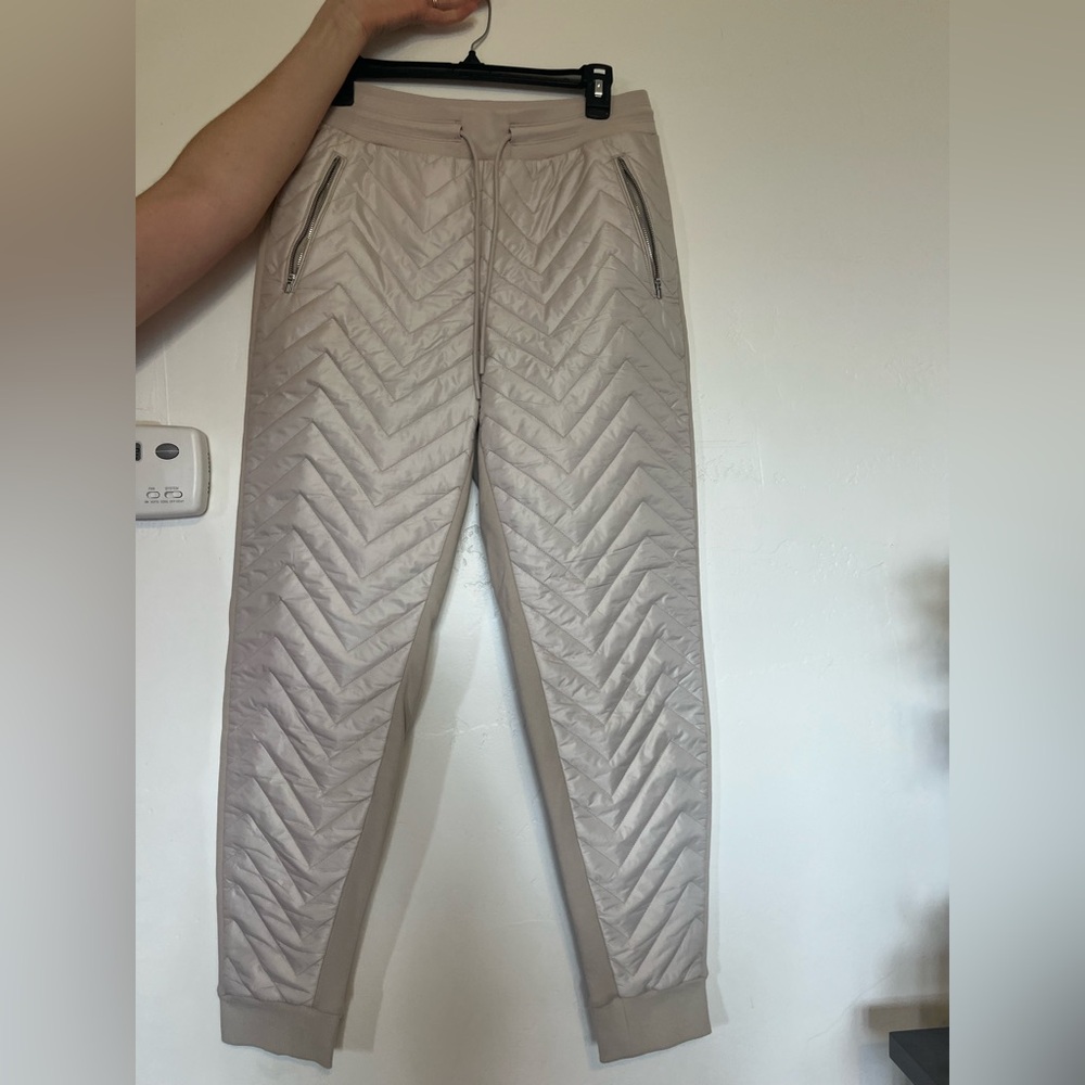Athleta Size 8 Solstice Jogger Apres Ski Quilted Abalone Grey High Rise Pants